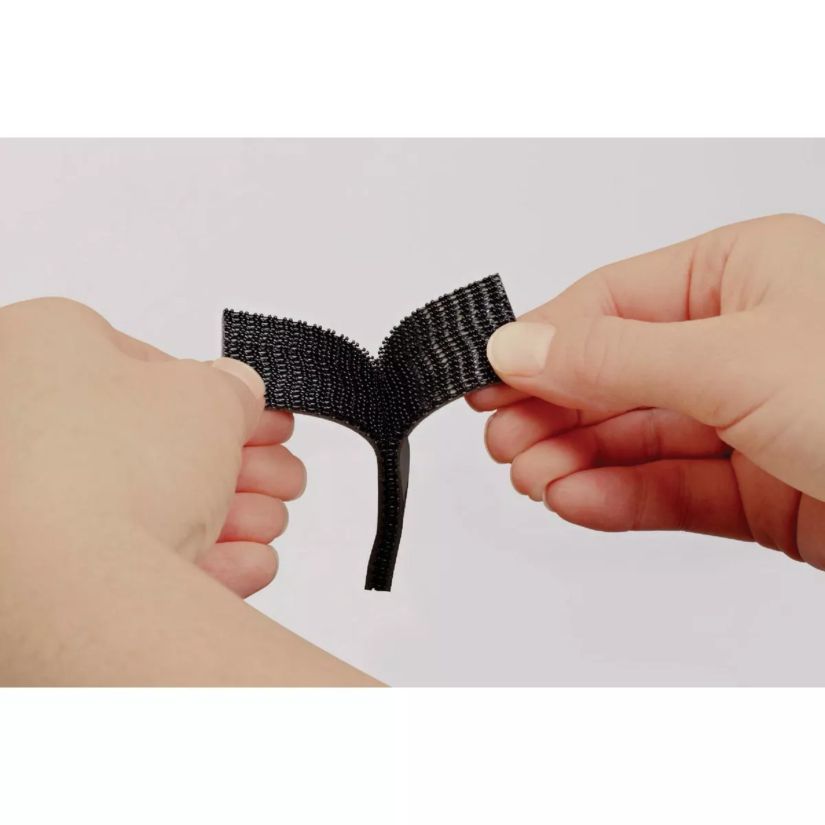 Scotch 1 In. x 3 In. Extreme Fasteners (2 Sets of Strips) - photo 4