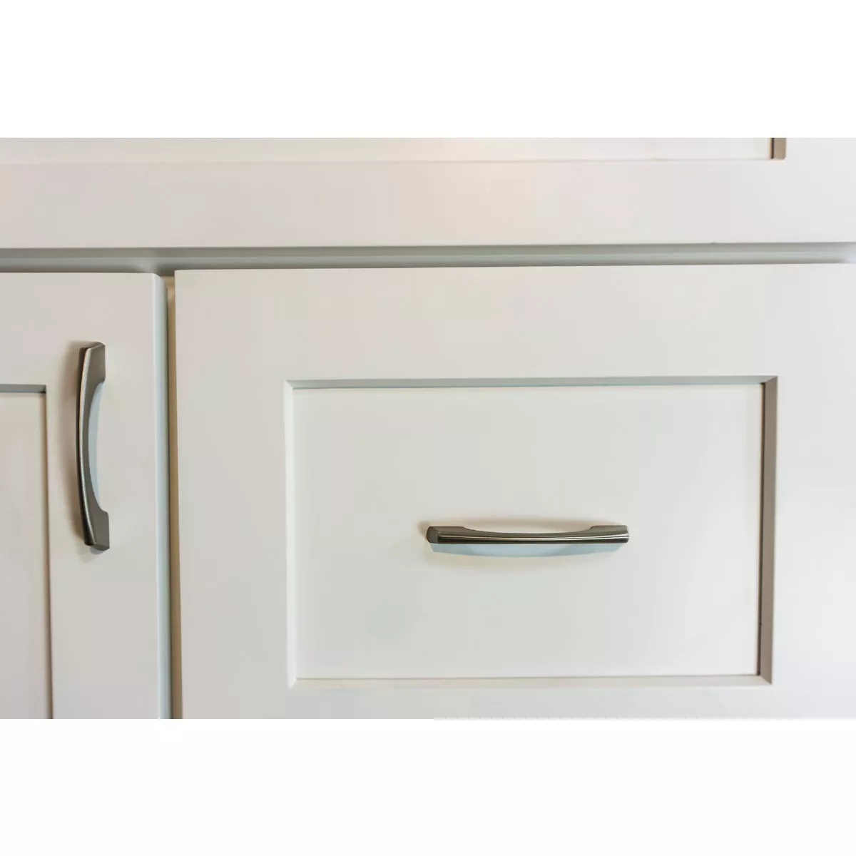CraftMark Shaker Retreat White 36 In. W x 34 In. H x 21 In. D Vanity Base without Top, 2 Door/2 Drawer - photo 5
