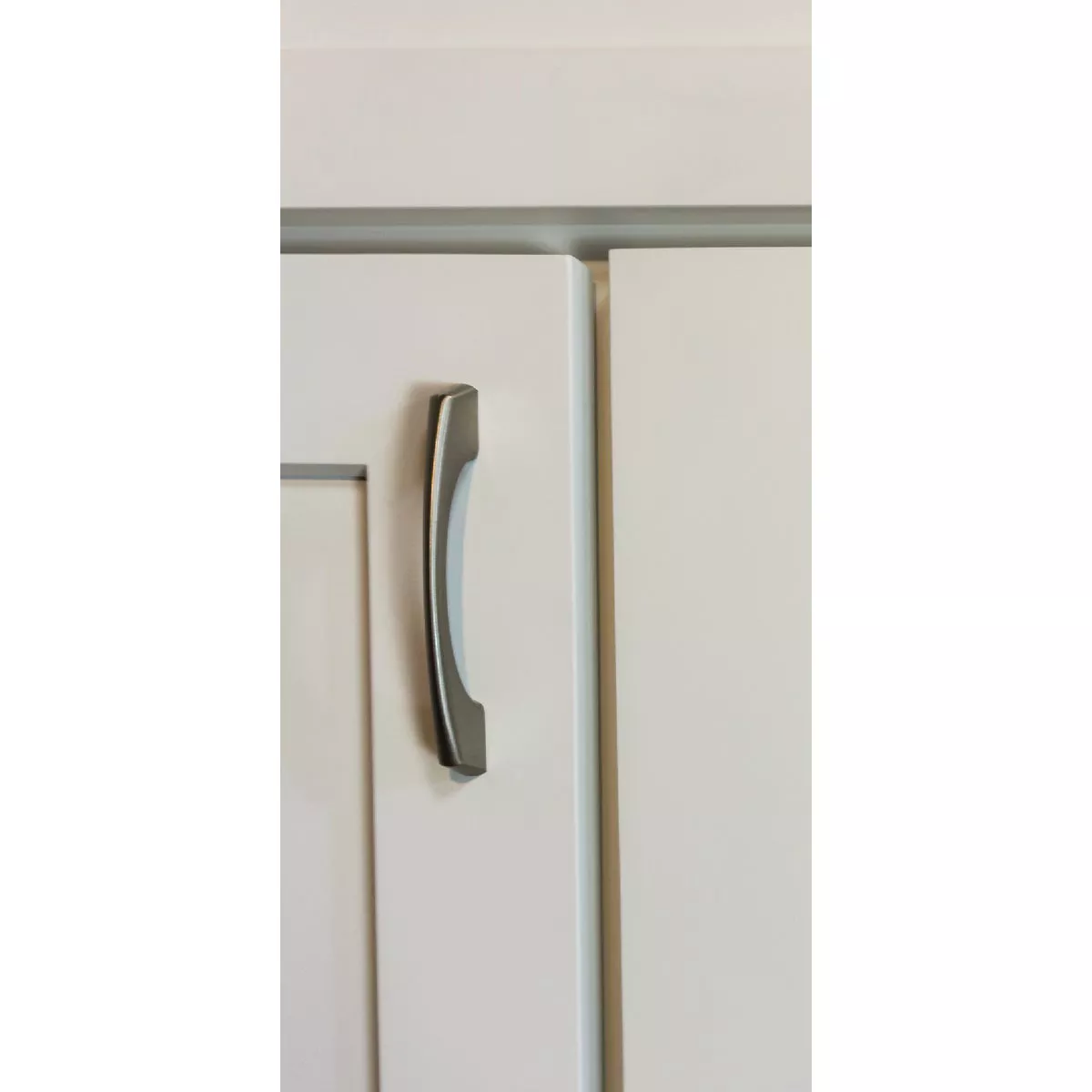 CraftMark Shaker Retreat White 48 In. W x 34 In. H x 21 In. D Vanity Base without Top, 2 Door/4 Drawer - photo 3