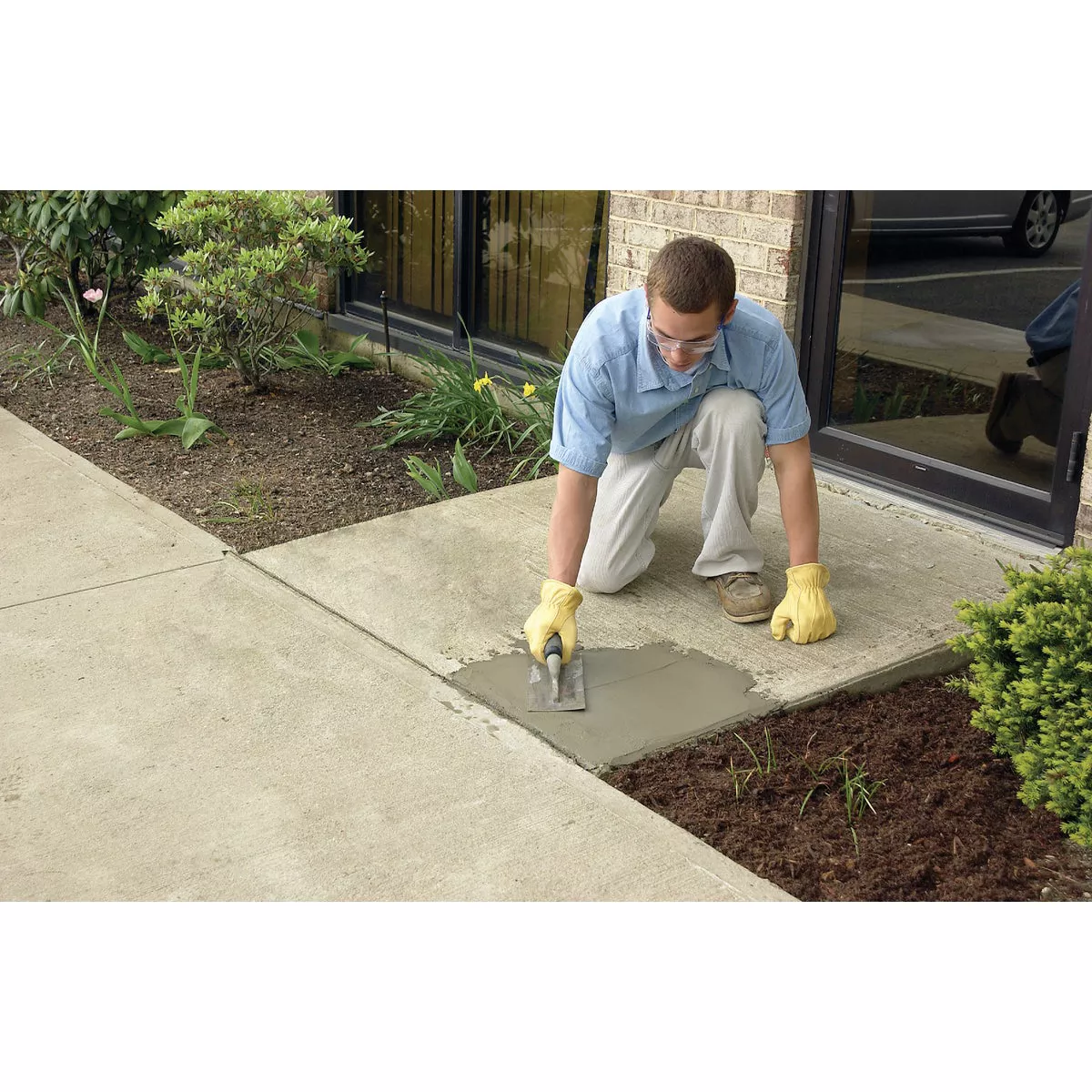 Quikrete 10 Lb. Gray Concrete Patch - photo 2