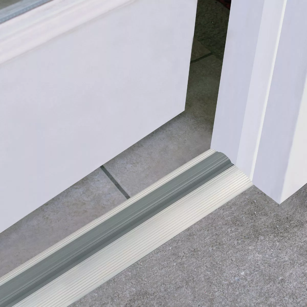 M-D Building Products 3 In. x 3/4 In. x 36 In. Silver Aluminum and Vinyl Economy Low-Profile Threshold - photo 5