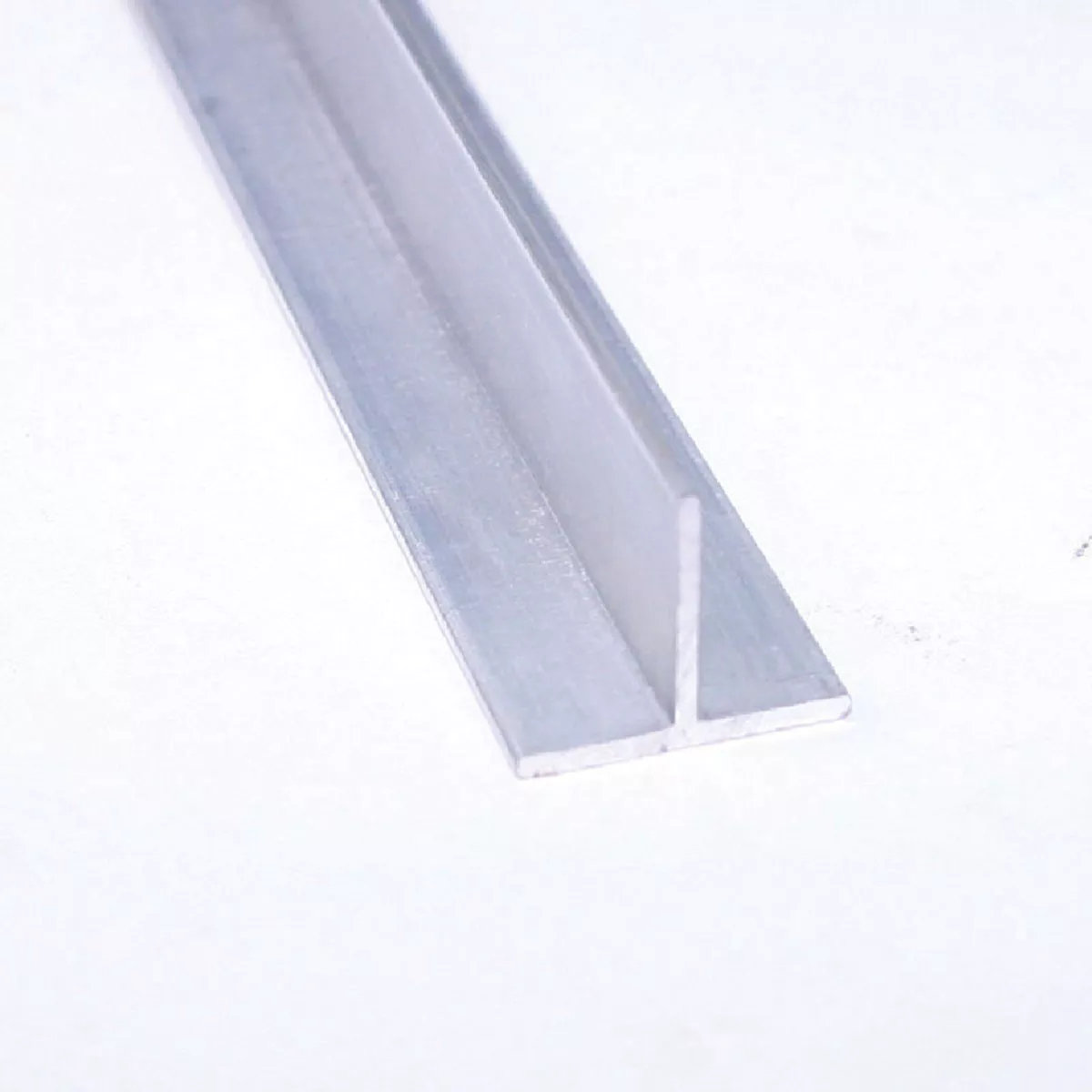 M-D 3/4 In. x 1 In. x 1/16 In. x 96 In. Aluminum Tee