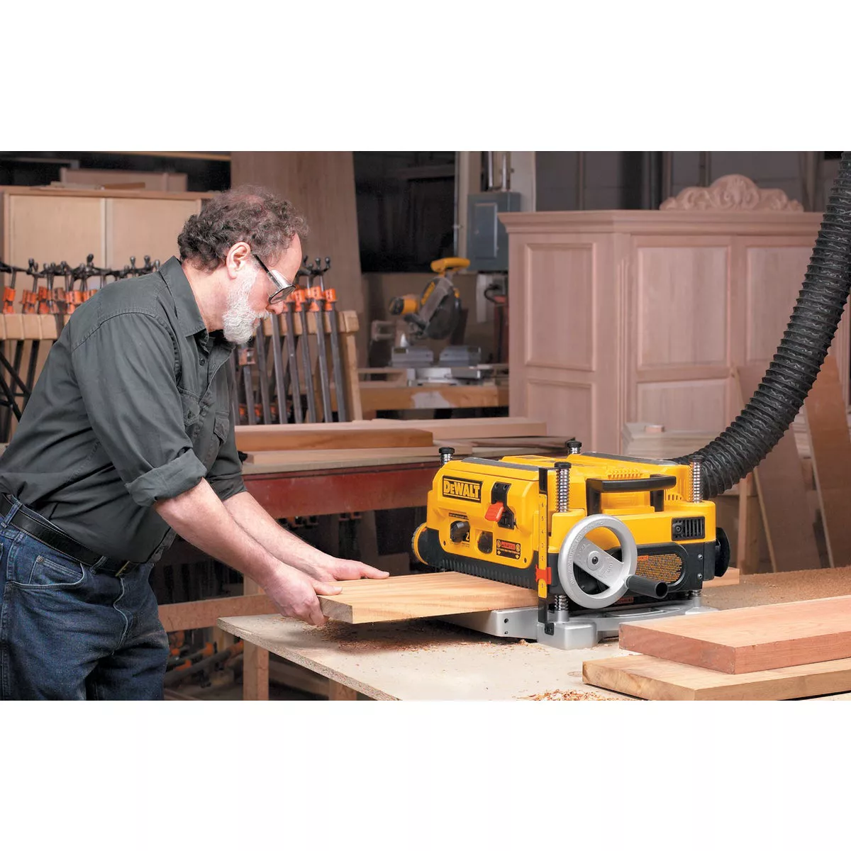 DEWALT 13 In. Three Knife Two-Speed Portable Planer - photo 6