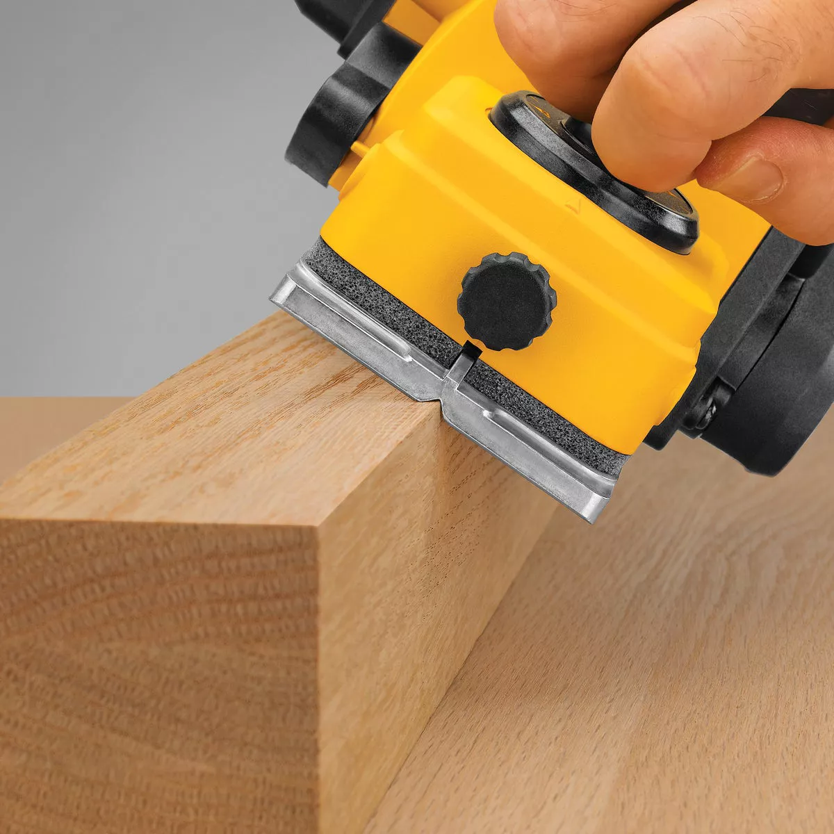 DEWALT 5.5A 3-1/4 In. 1/16 In. Depth Planer - photo 4