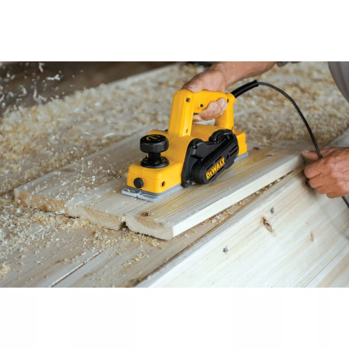 DEWALT 5.5A 3-1/4 In. 1/16 In. Depth Planer - photo 2