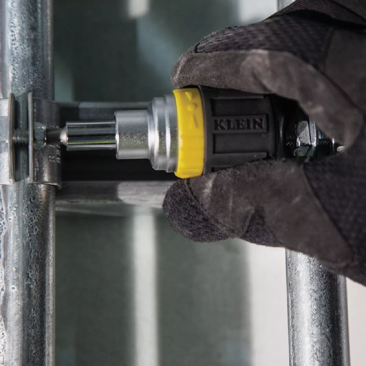 Klein 6-in-1 Stubby Ratcheting Screwdriver - photo 6