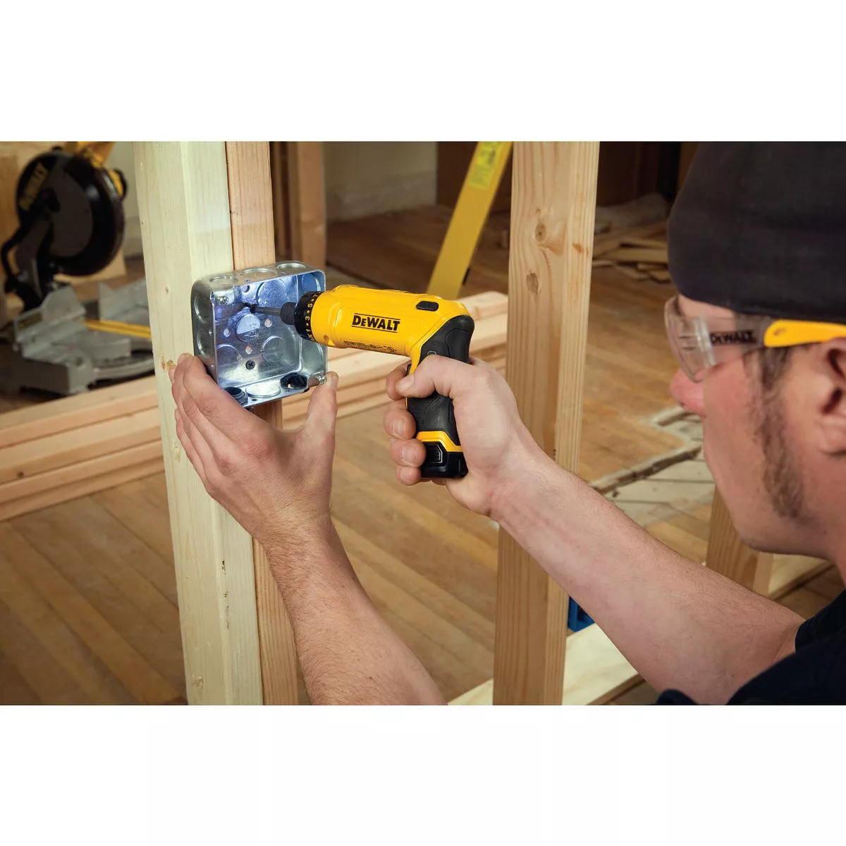 DeWalt 8-Volt MAX Lithium-Ion Gyroscopic 1/4 In. Cordless Screwdriver Kit - photo 2