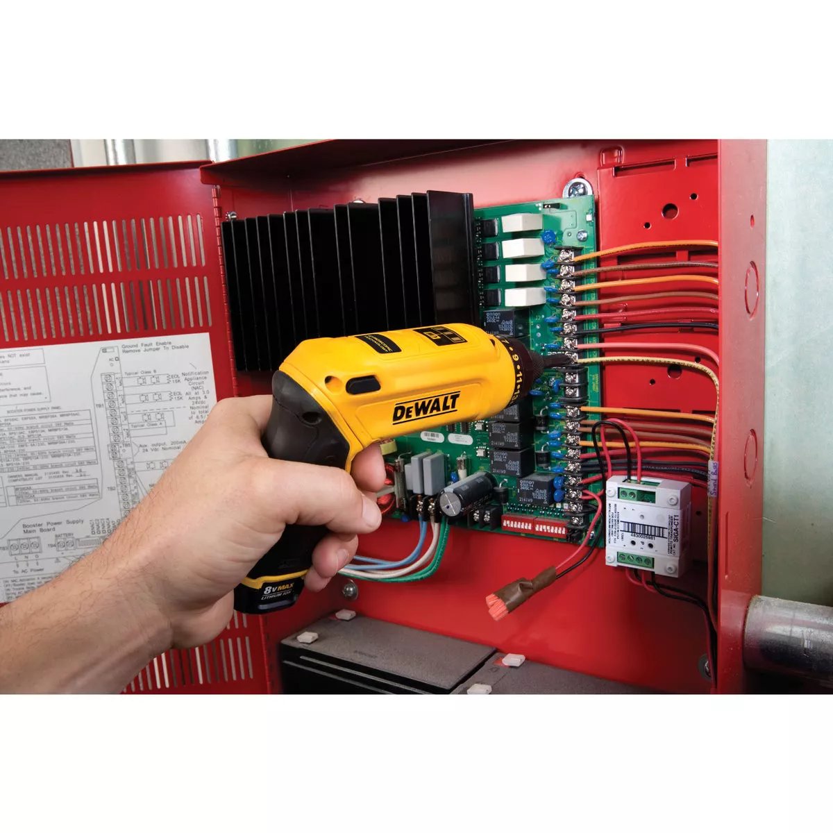 DEWALT 8-Volt MAX Lithium-Ion Gyroscopic 1/4 In. Cordless Screwdriver Kit (2-Battery) - photo 2