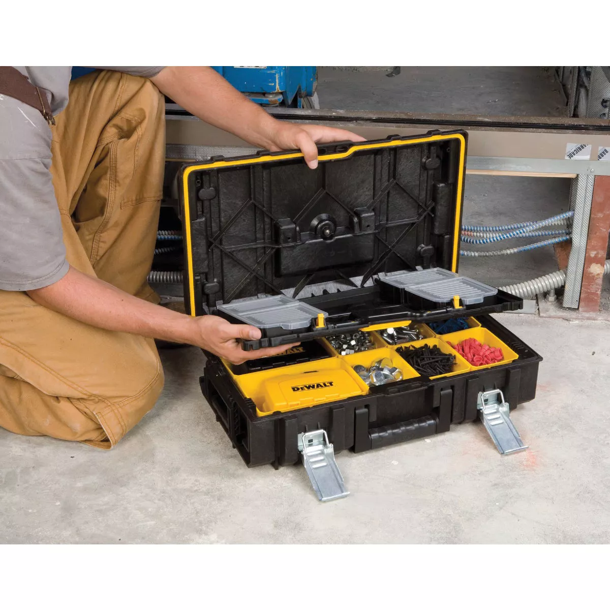Dewalt ToughSystem DS150 Portable Tool Storage Organizer Toolbox - photo 4