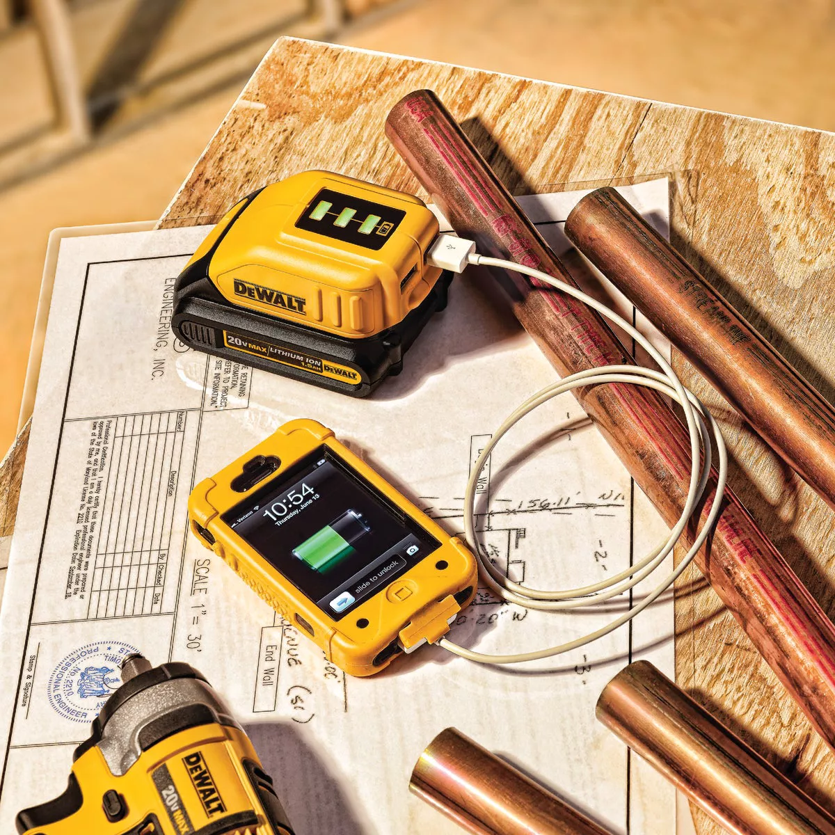DEWALT 12 Volt/20 Volt MAX Lithium-Ion USB Power Source - photo 2