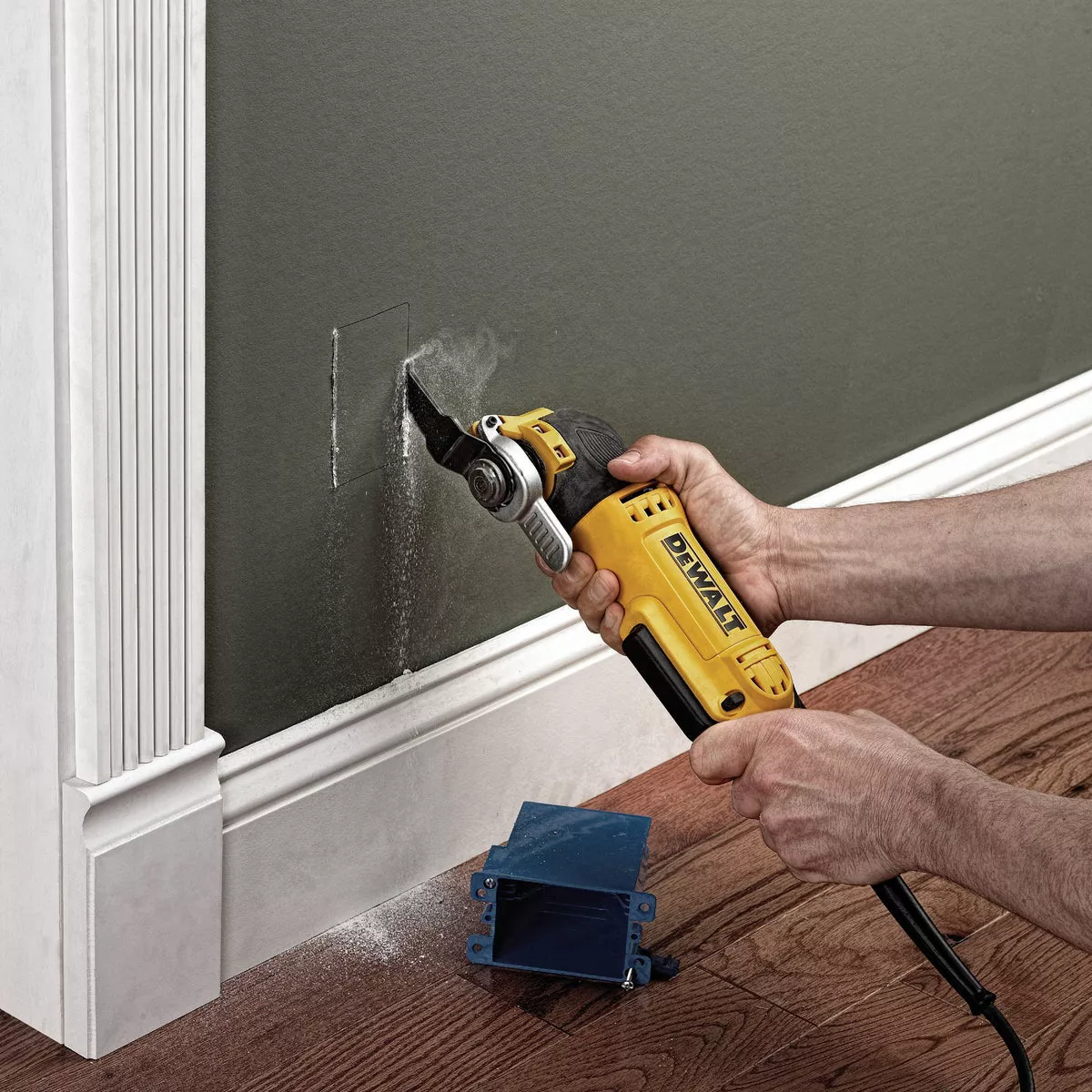 DEWALT 3-Amp Oscillating Tool Kit - photo 2