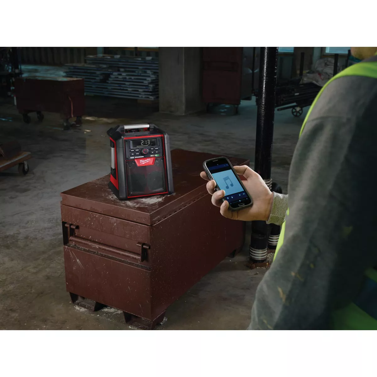 Milwaukee M18 18V Lithium-Ion Bluetooth Cordless Jobsite Radio + Charger (Tool Only) - photo 6