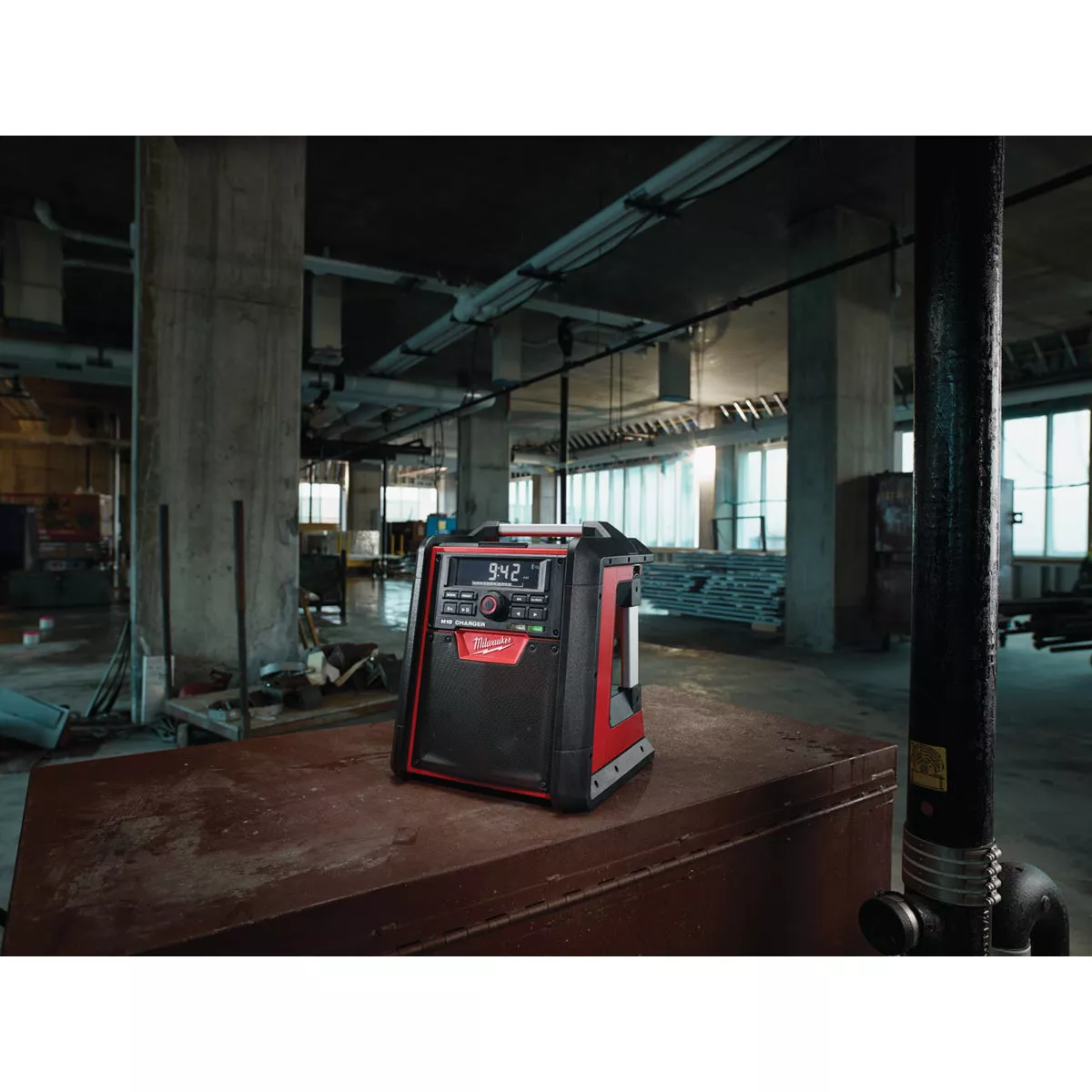 Milwaukee M18 18V Lithium-Ion Bluetooth Cordless Jobsite Radio + Charger (Tool Only) - photo 5