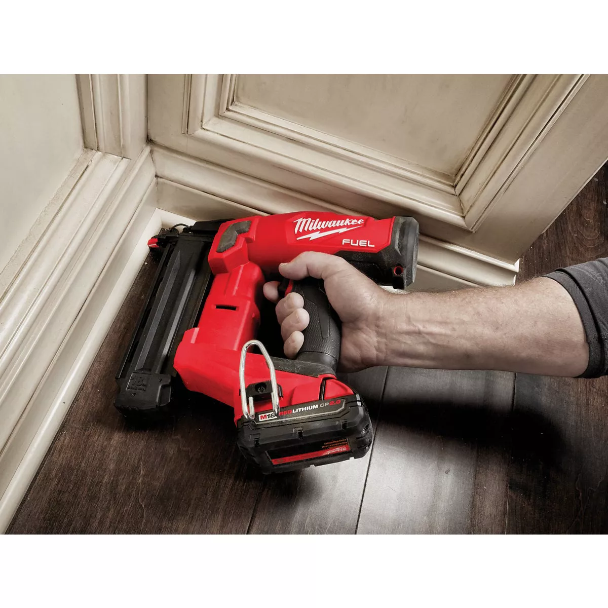 Milwaukee M18 FUEL Brushless 18-Gauge 2-1/8 In. Cordless Brad Nailer Kit with 2.0 Ah Battery & Charger - photo 9