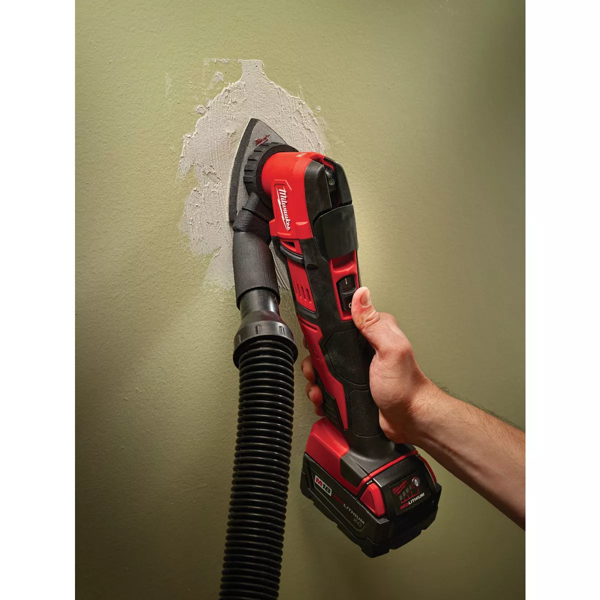 Milwaukee M18 18 Volt Lithium-Ion Cordless Oscillating Tool Kit - photo 4