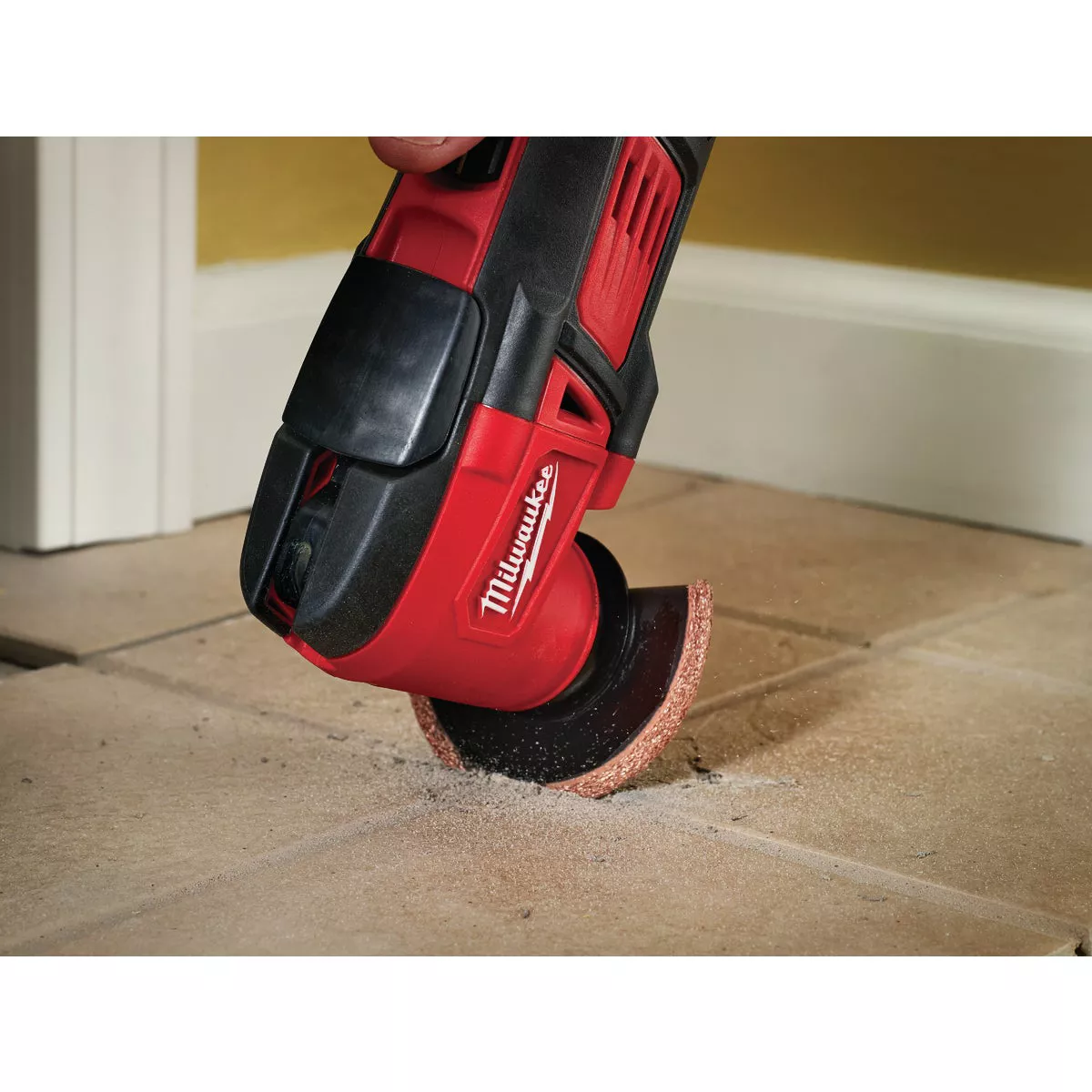 Milwaukee M18 18 Volt Lithium-Ion Cordless Oscillating Tool Kit - photo 5