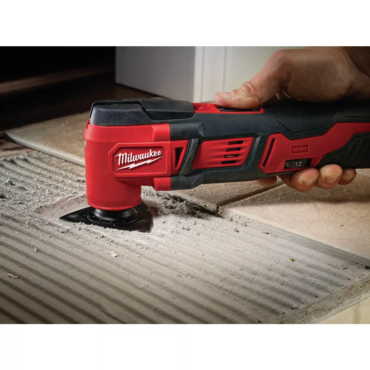 Milwaukee M18 18 Volt Lithium-Ion Cordless Oscillating Tool Kit - photo 6