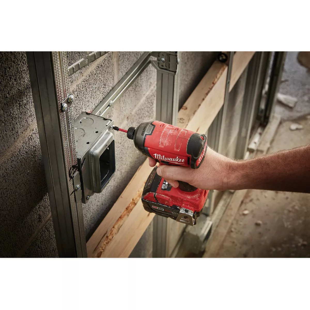 Milwaukee M18 FUEL SURGE Brushless 1/4 In. Hex Hydraulic Cordless Impact Driver Kit with (2) 5.0 Ah Batteries & Charger - photo 8