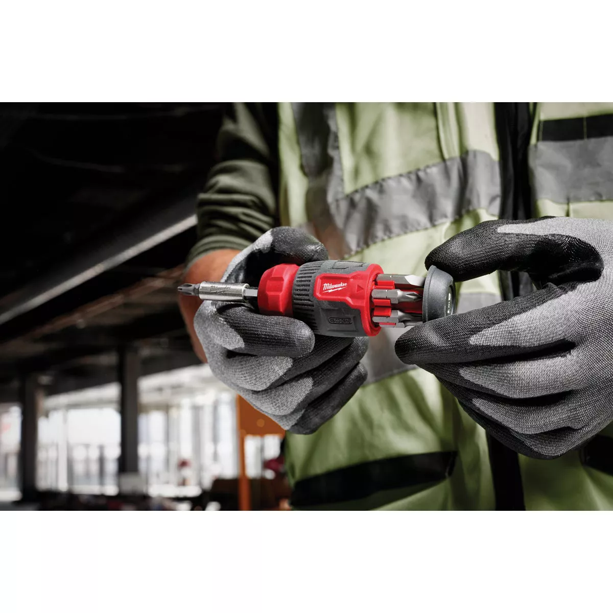 Milwaukee 8-in-1 Compact Multi-Bit Screwdriver - photo 3