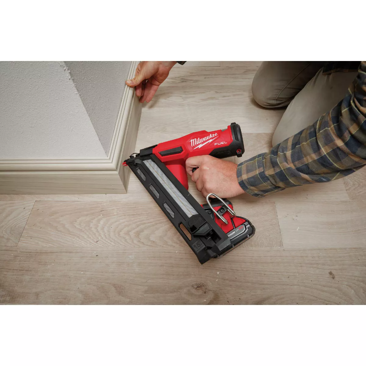 Milwaukee M18 FUEL Brushless 15-Gauge 2-1/2 In. Angled Cordless Finish Nailer (Tool Only) - photo 4