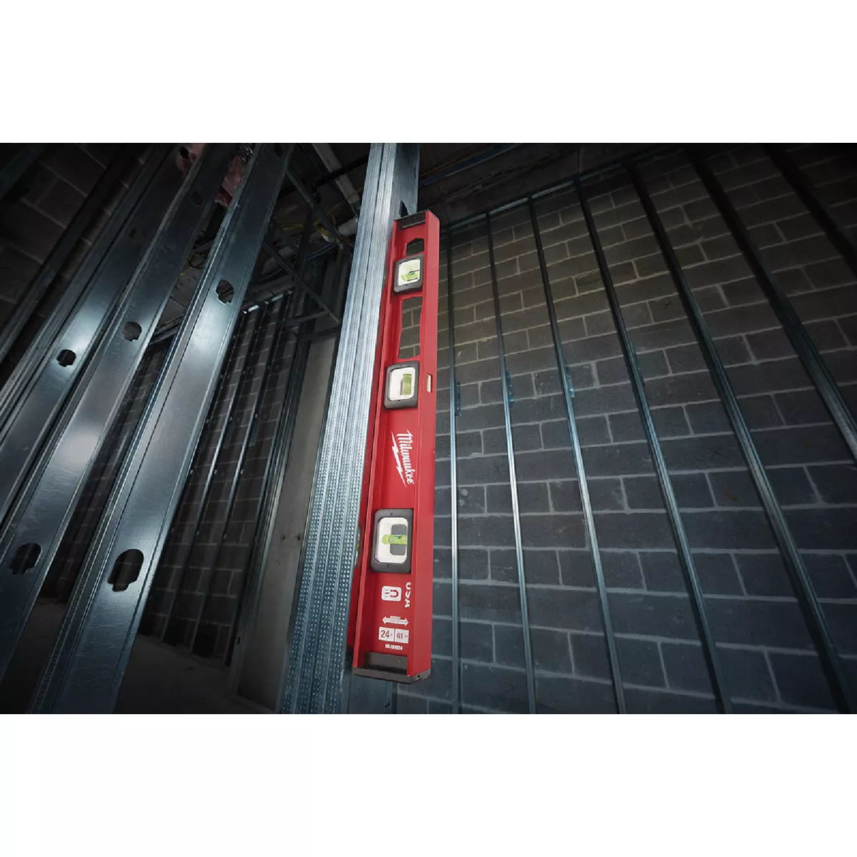Milwaukee 24 In. Aluminum Magnetic I-Beam Level - photo 2