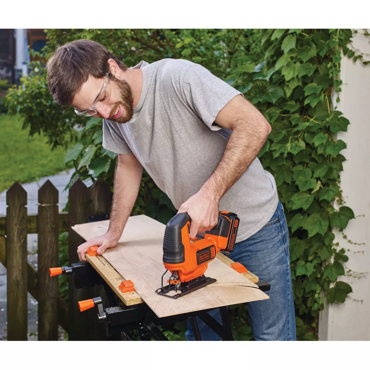 Black & Decker 20 Volt MAX Lithium-Ion 1.5 Ah Cordless Jig Saw Kit - photo 2