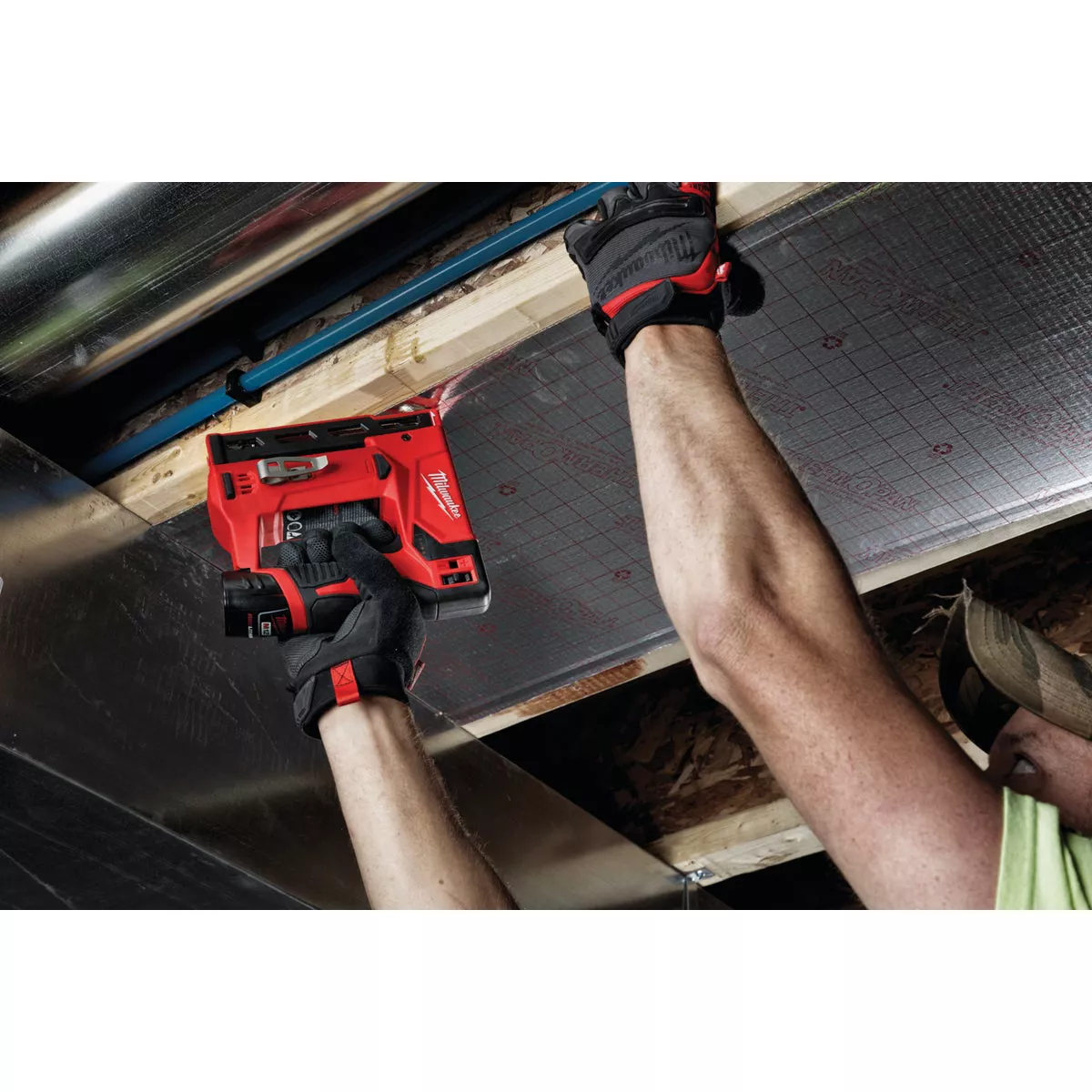 Milwaukee M12 12-Volt Lithium-Ion 3/8 In. Crown Cordless Finish Stapler Kit - photo 2