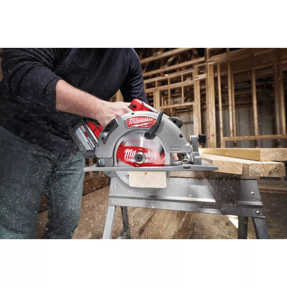 Milwaukee M18 FUEL Brushless 7-1/4 In. Cordless Circular Saw Kit with 12.0 Ah Battery & Charger - photo 5