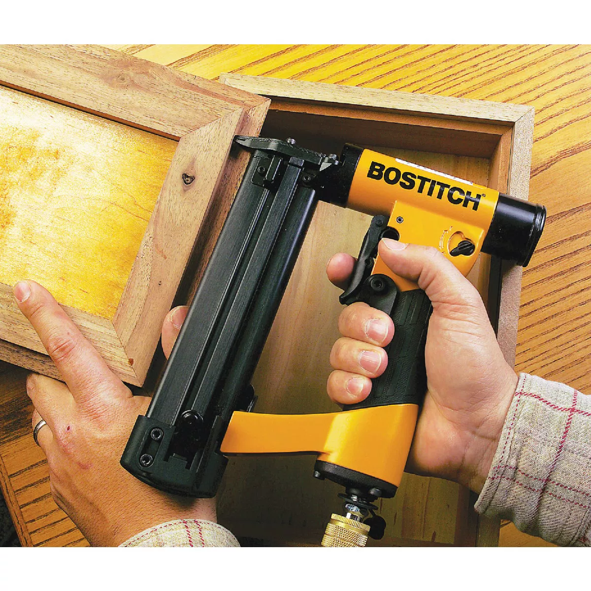 Bostitch 23-Gauge 1-3/16 In. Pin Nailer Kit - photo 3