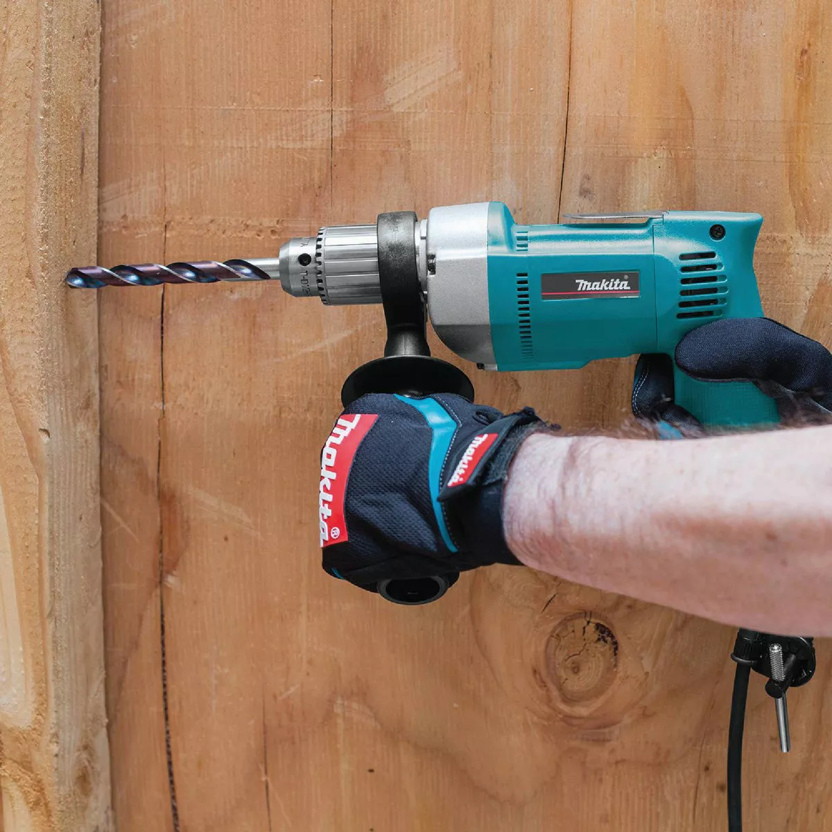 Makita 1/2 In. 6.5-Amp Keyed Electric Drill with Pistol Grip - photo 2