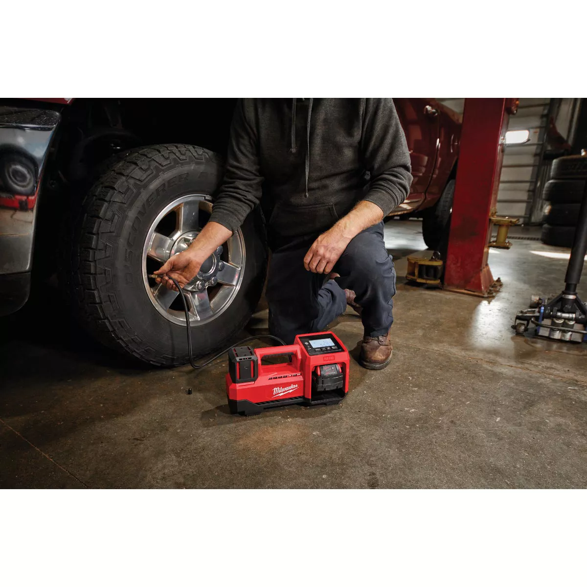 Milwaukee M18 18V Lithium-Ion 150 psi Cordless Inflator (Tool Only) - photo 8