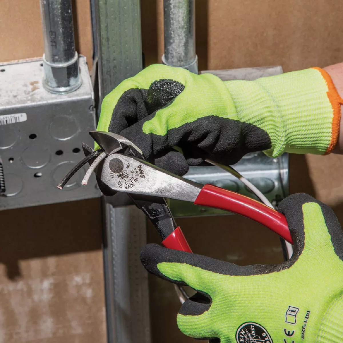 Klein 8 In. High-Leverage Diagonal Cutting Pliers - photo 2