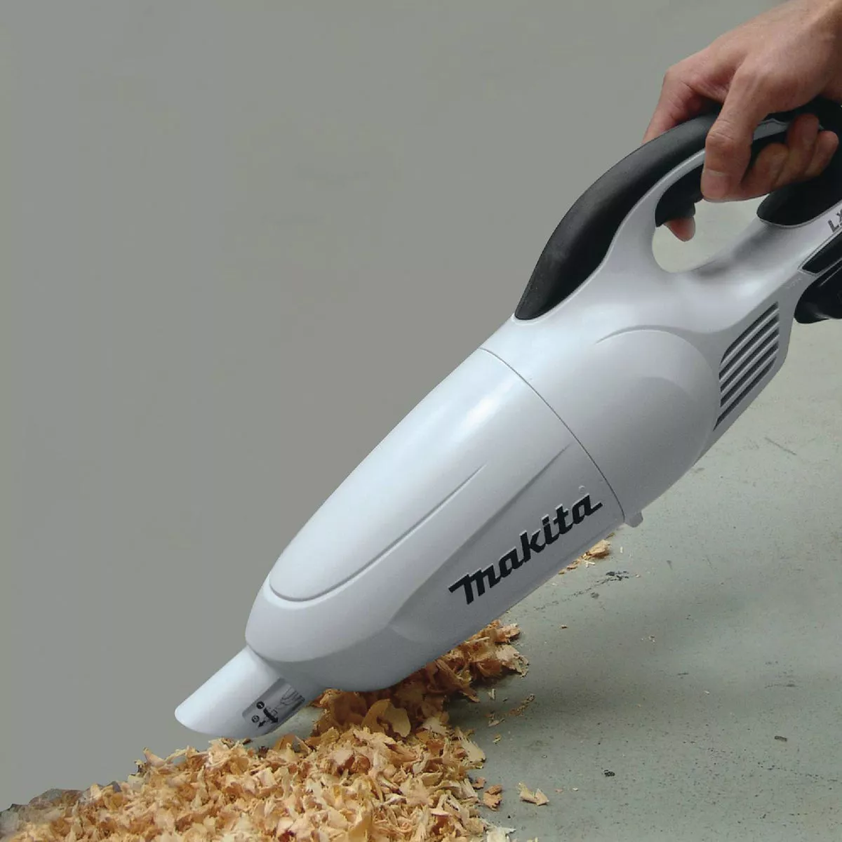 Makita 18V LXT Cordless Bagless Stick Vacuum Cleaner Kit - photo 4