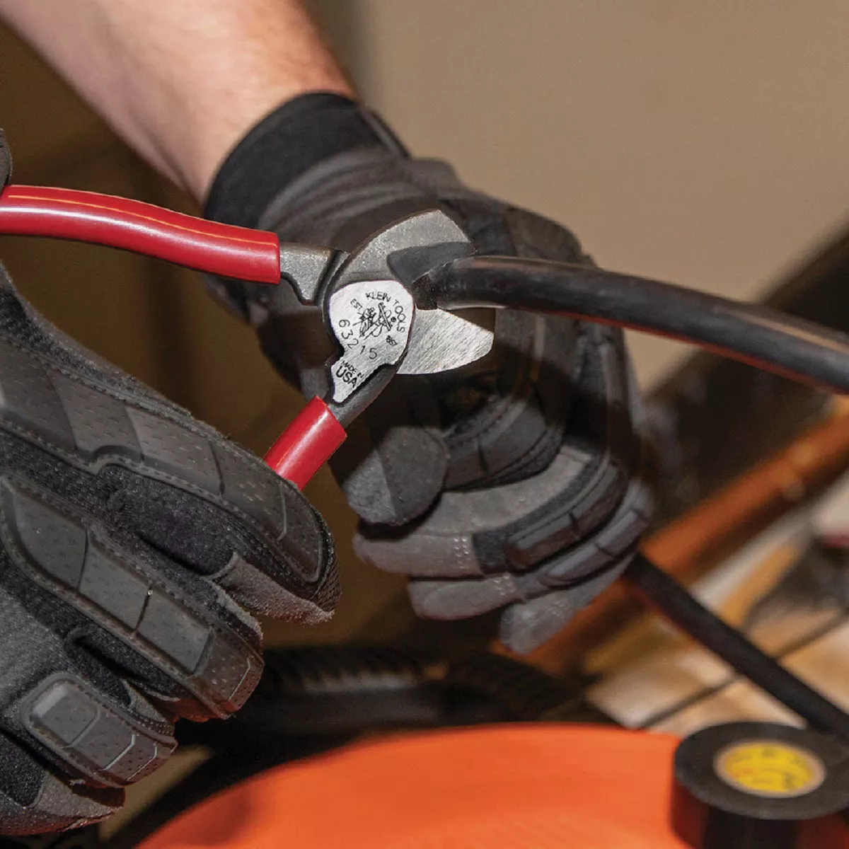 Klein 6.6 In. 1/0 AWG Aluminum & 1/0 AWG Copper Compact Cable Cutter - photo 4