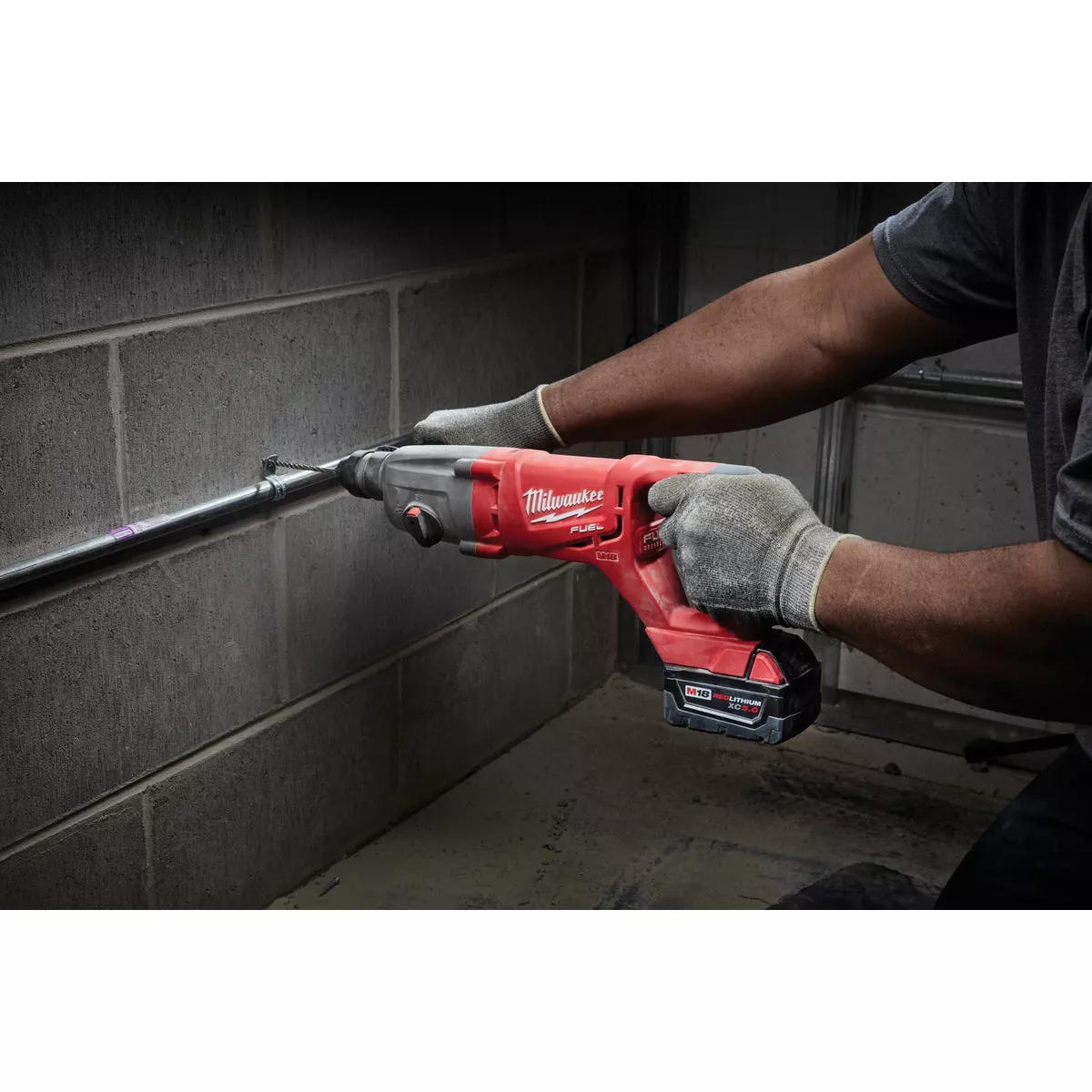 Milwaukee M18 FUEL 18-Volt Lithium-Ion Brushless SDS-Plus D-Handle Cordless Rotary Hammer Drill (Tool Only) - photo 2