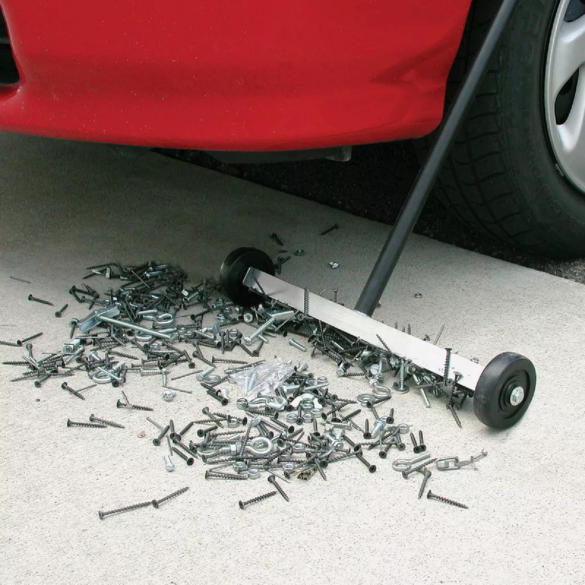 Master Magnetics Magnet Source 14.5 In. Mini Magnetic Floor Sweeper - photo 6