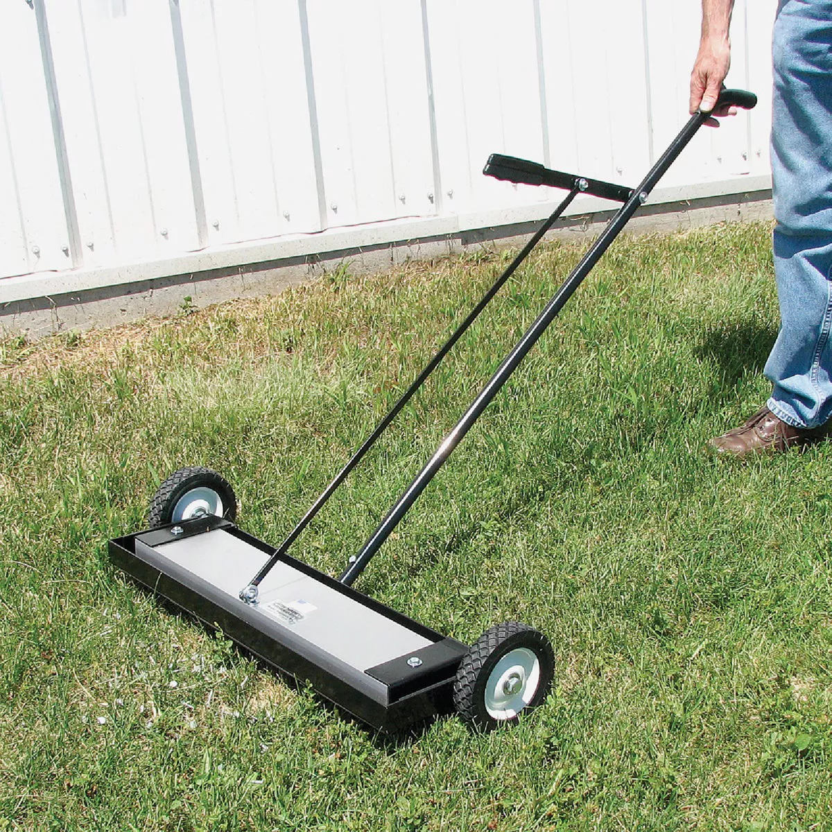 Master Magnetics 24 in. Magnetic Floor Sweeper - photo 5