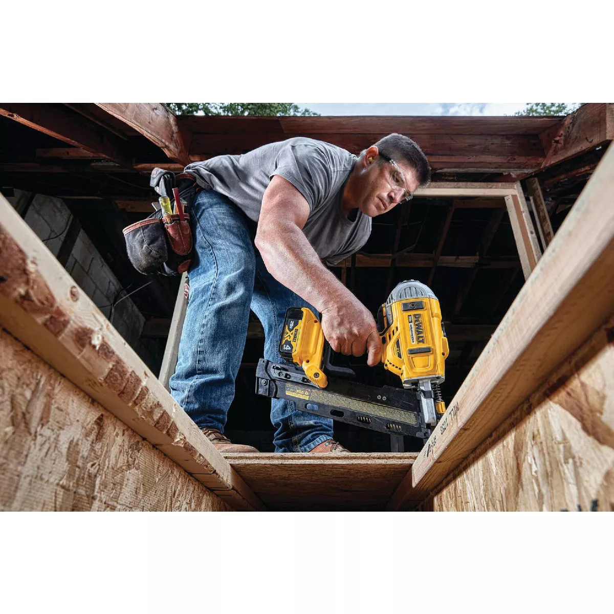 DEWALT 20V MAX Brushless 21 Degree Cordless Framing Nailer (Tool Only) - photo 6
