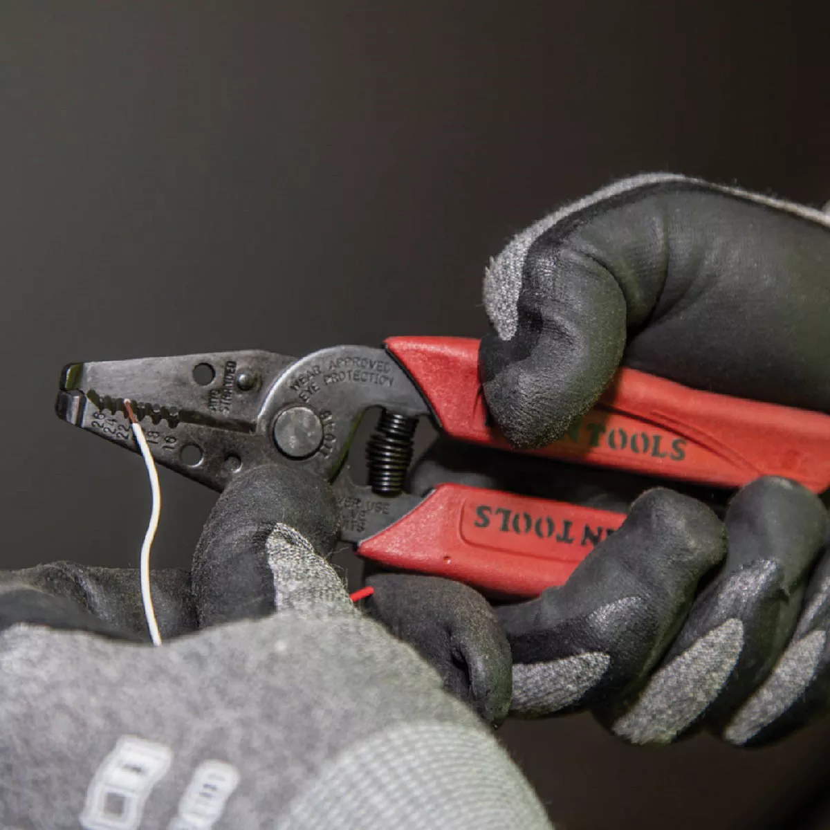 Klein 6 In. 16 AWG to 26 AWG Stranded Wire Stripper - photo 3