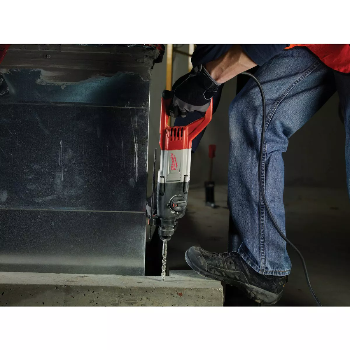 Milwaukee 1 In. SDS-Plus 8.0-Amp Electric Rotary Hammer Drill - photo 6