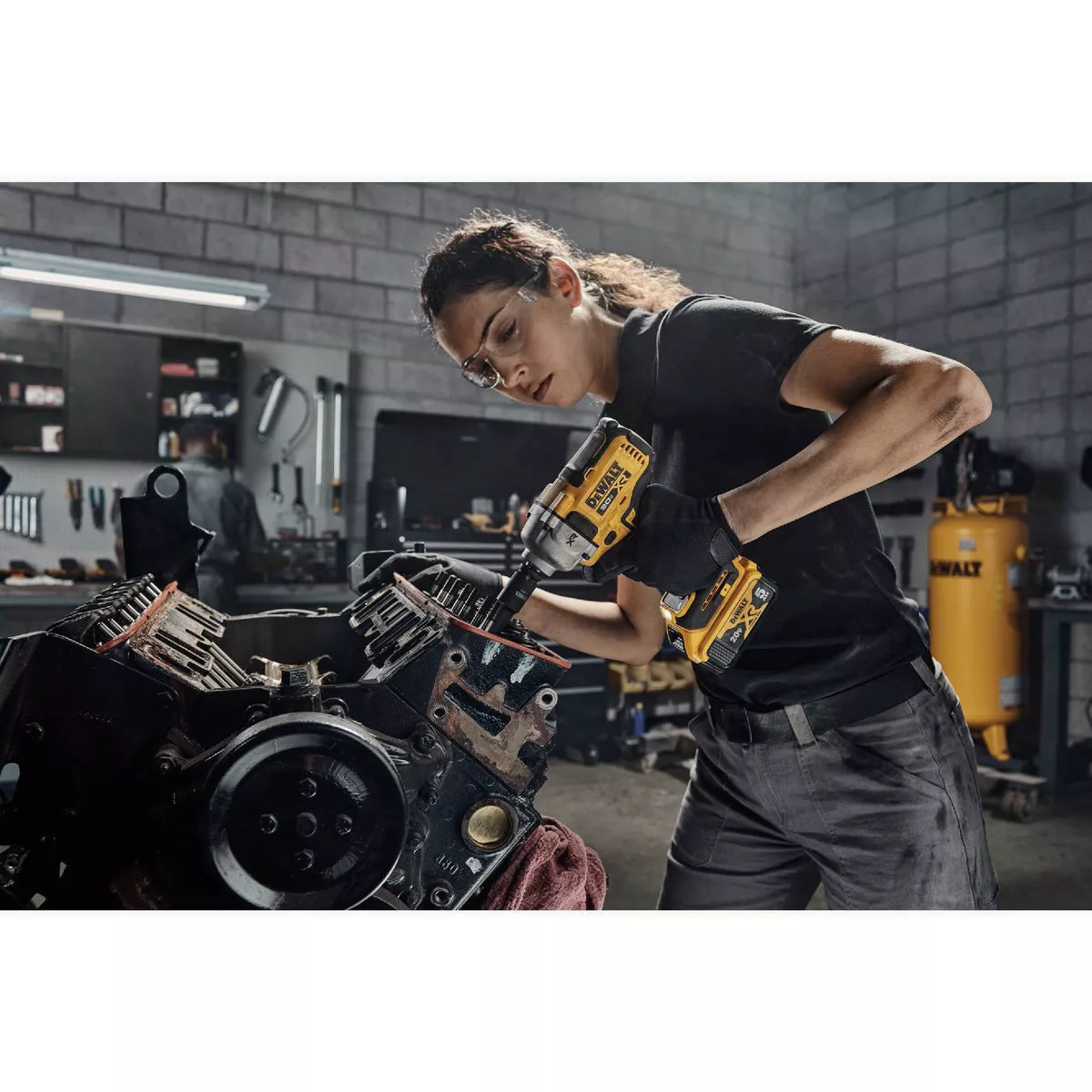 DEWALT 20V MAX XR Brushless 1/2 In. Mid-Range Cordless Impact Wrench with Hog Ring Anvil (Tool Only) - photo 9
