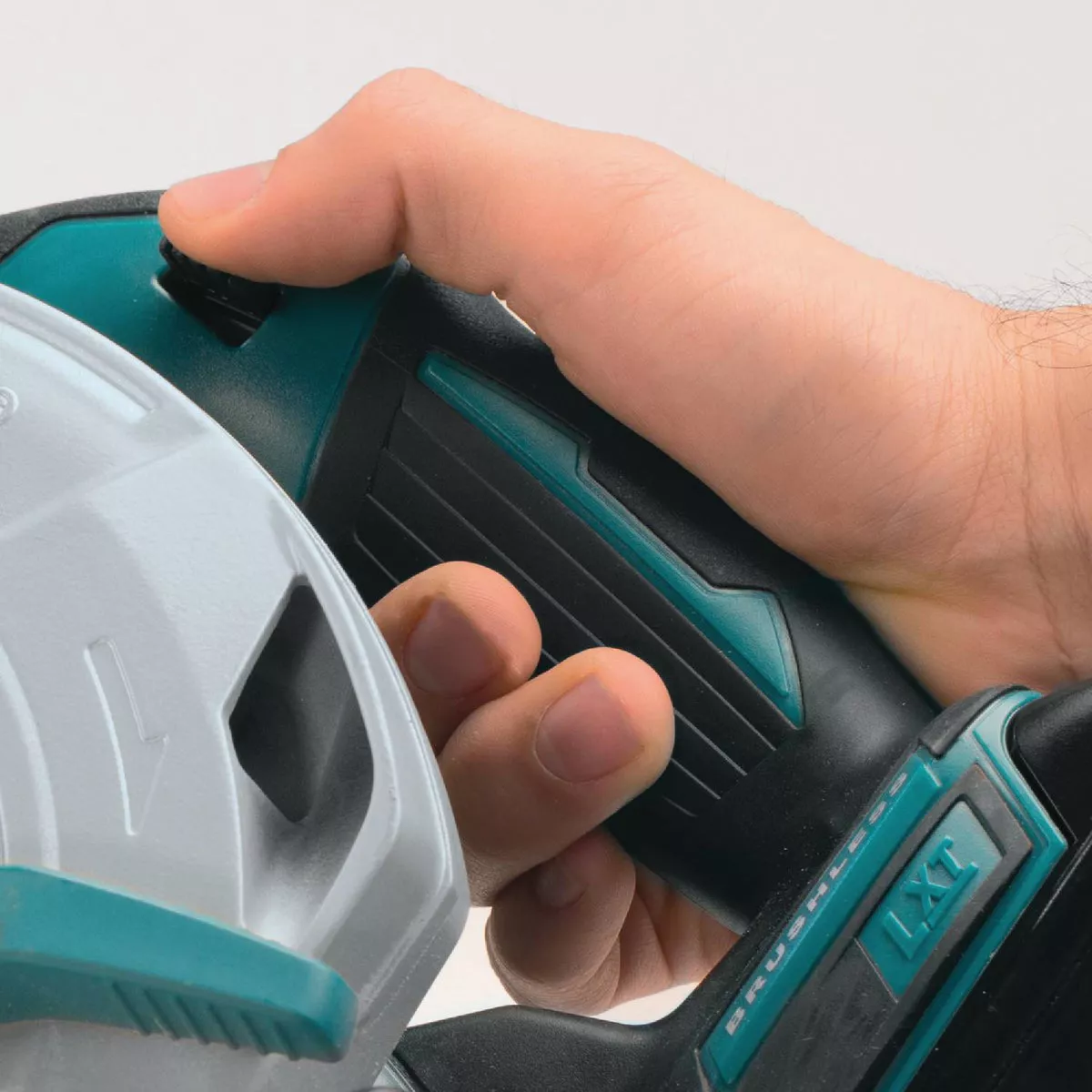 Makita 18V LXT Lithium-Ion Brushless 6-1/2 In. Cordless Circular Saw (Tool Only) - photo 5