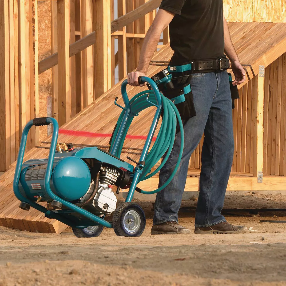 Makita Big Bore 5.2 Gal. Portable 140 psi Air Compressor - photo 2