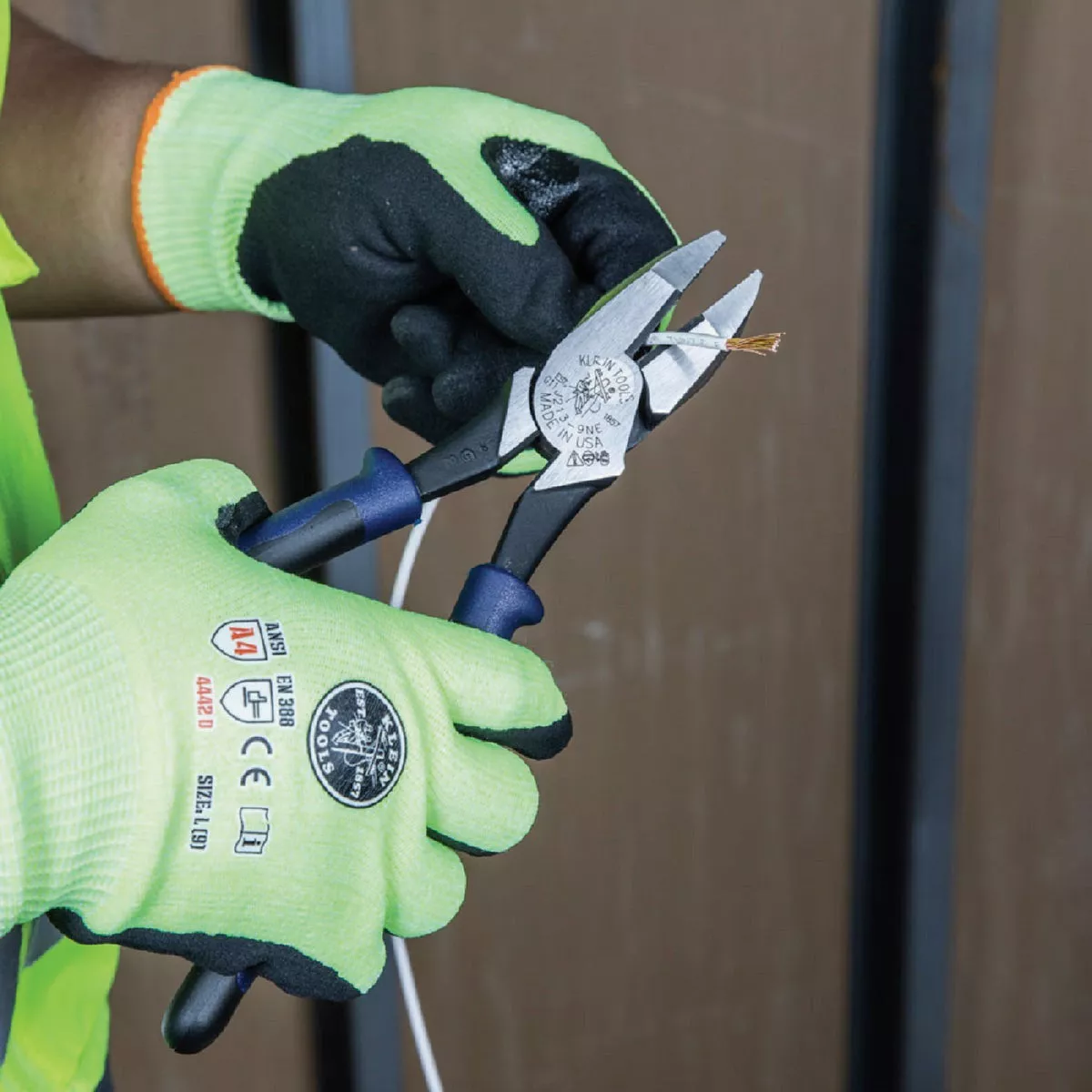 Klein Journeyman 9 In. Side Cutting Pliers - photo 3
