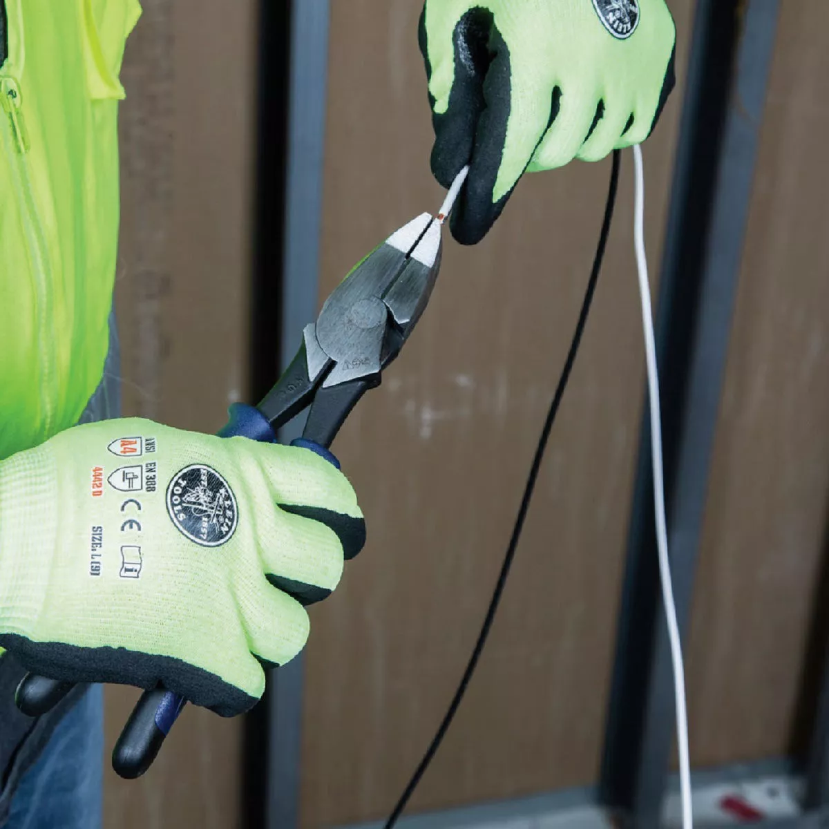 Klein Journeyman 9 In. Side Cutting Pliers - photo 2