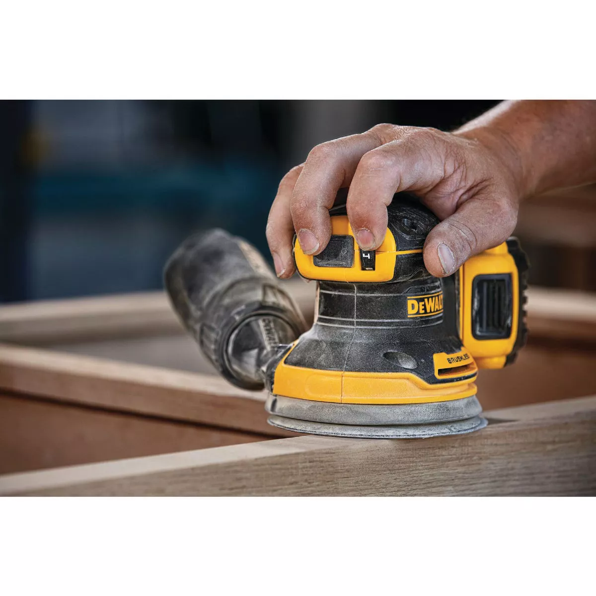 DEWALT 20V MAX XR Brushless 5 In. Random Orbit Cordless Sander (Tool Only) - photo 6