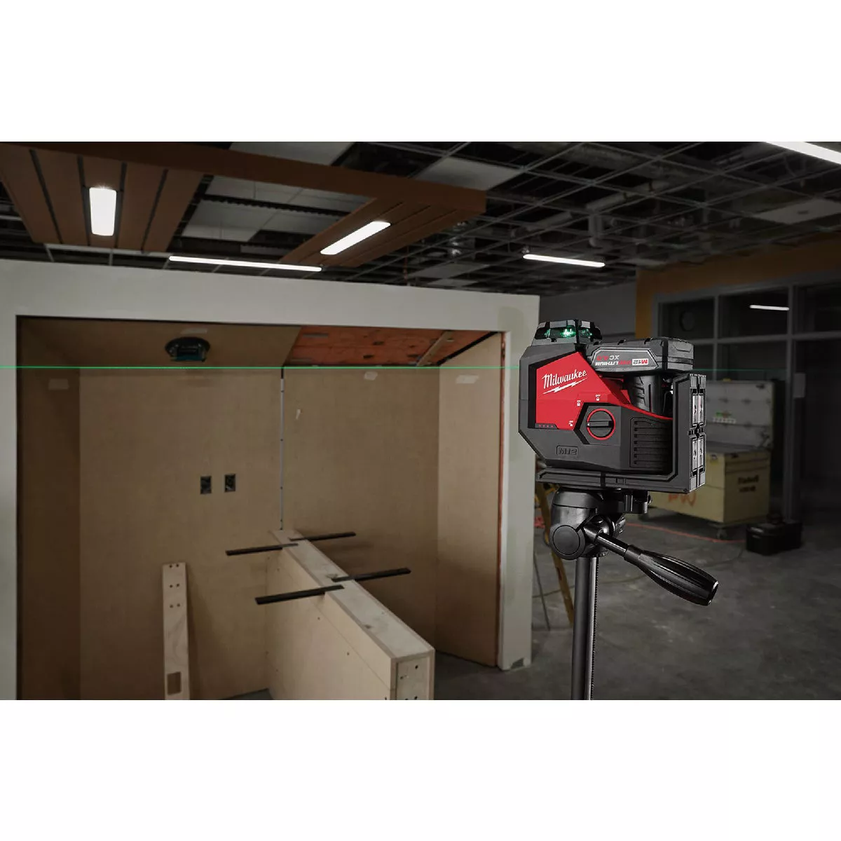 Milwaukee M12 165 Ft. Self-Leveling 360 Degree Green Single Plane Line Laser Level (Tool Only) - photo 3