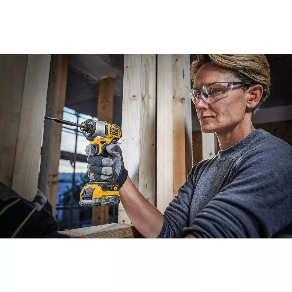 DEWALT 20V MAX Brushless 1/4 In. Hex Compact Cordless Impact Driver Kit with 1.7 Ah POWERSTACK Battery & Charger - photo 2