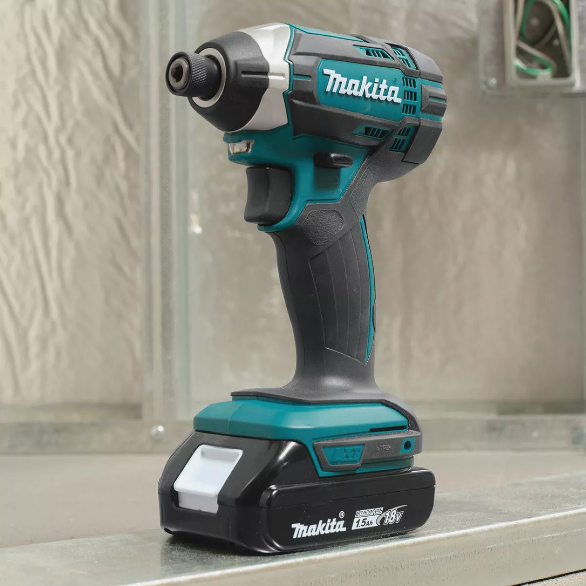 Makita 18-Volt Lithium-Ion 1/4 In. Hex Cordless Impact Driver Kit - photo 3