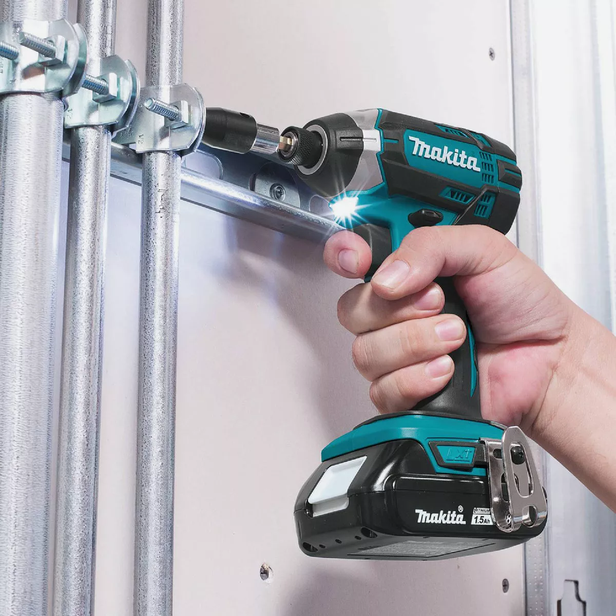 Makita 18-Volt Lithium-Ion 1/4 In. Hex Cordless Impact Driver Kit - photo 2
